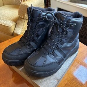 Columbia Men's Snowtrekker Black Waterproof Insulated Boots Sz 8, BM3353-010